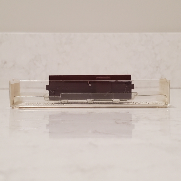 Kadee N Scale 50020 Pennsylvania Wood Sheathed Caboose 981679 - Picture 16 of 17